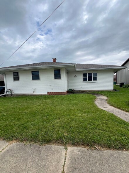 1978 Main St, New Vienna, IA 52065