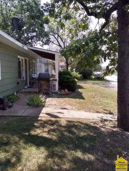 28850 Isthmus Ave, Warsaw, MO 65355