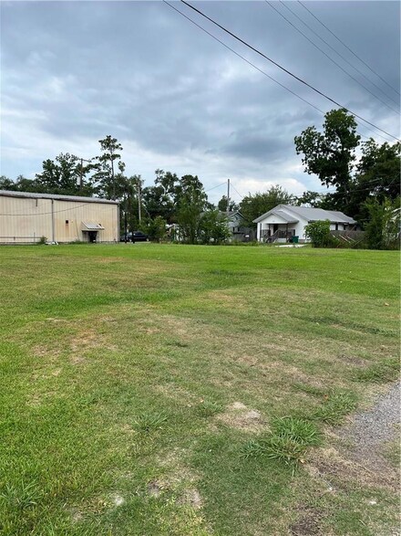 705 W Elizabeth St, Sulphur, LA 70663