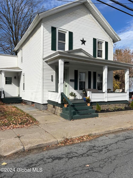 129 South St, Glens Falls, NY 12801
