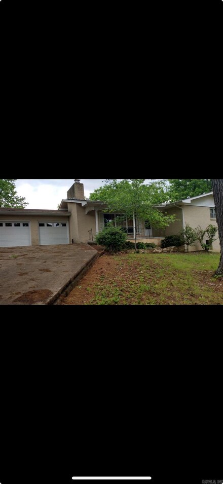 3301 S Bend Dr, Horseshoe Bend, AR 72512