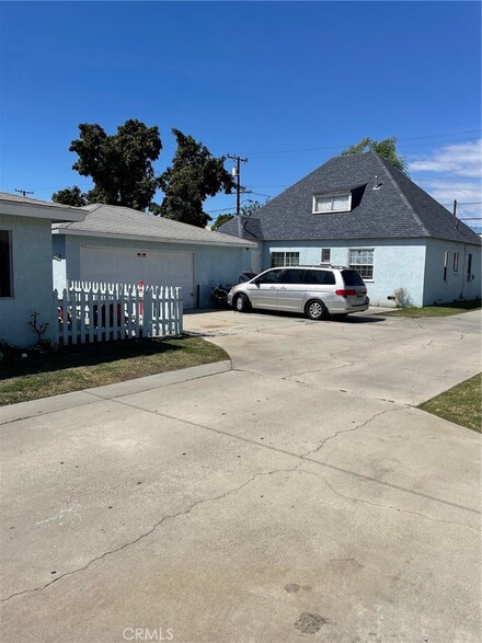 5132 Live Oak St, Cudahy, CA 90201