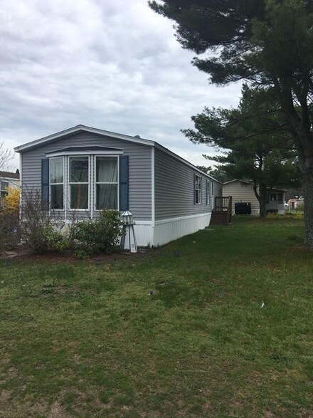 10 Alfred St, East Wareham, MA 02538