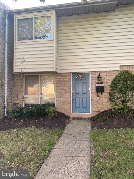 2211 Jensen Place, Herndon, VA 20170