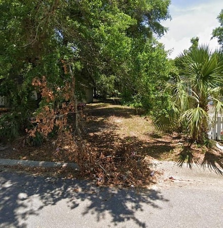 210 E Lakeview Ave, Pensacola, FL 32503