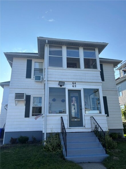 62 Pond St, West Warwick, RI 02893