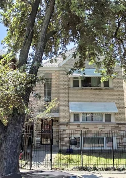 7016 S Artesian Ave, Chicago, IL 60629