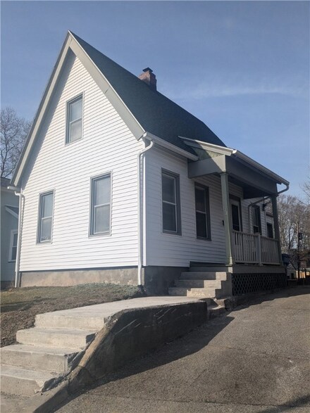 134 Henrietta St, Rochester, NY 14620