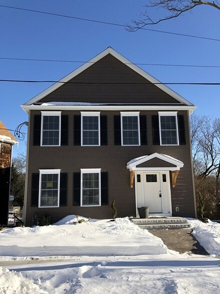 118 Bowdoin St Unit 2, Winthrop, MA 02152