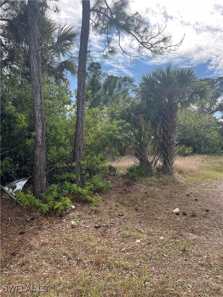 2800 E 2nd St, Lehigh Acres, FL 33936