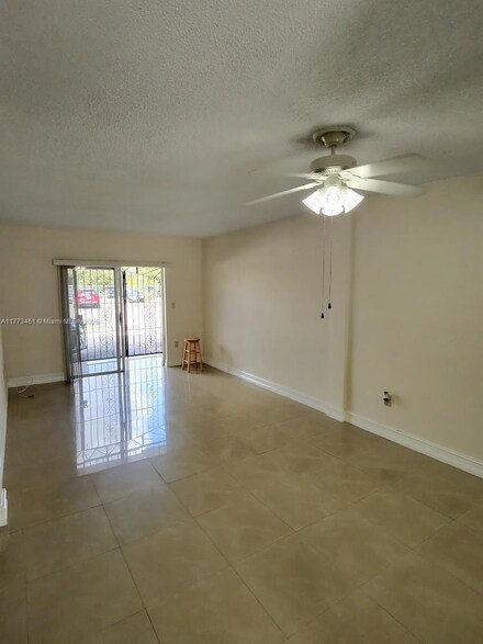 3800 Palm Ave Unit 119, Hialeah, FL 33012