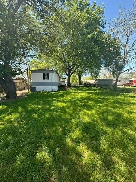 106 Sally St, Joshua, TX 76058