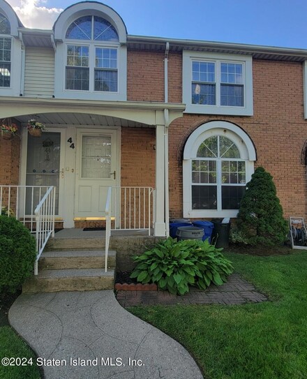 44 Debbie St Unit 12A, Staten Island, NY 10314