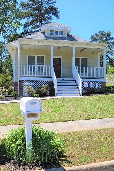 32 Silver Trail Cir, Lawrenceville, VA 23868