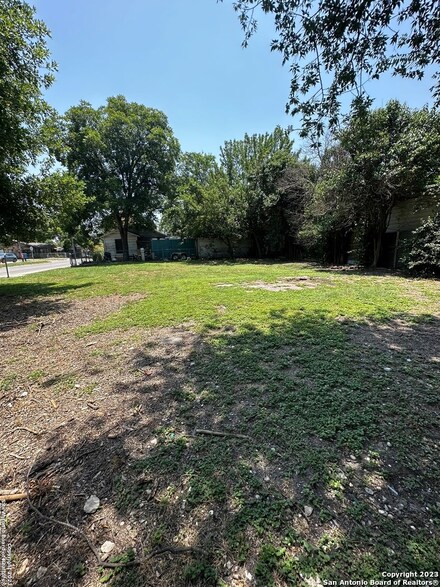 1117 SW 19th St, San Antonio, TX 78207