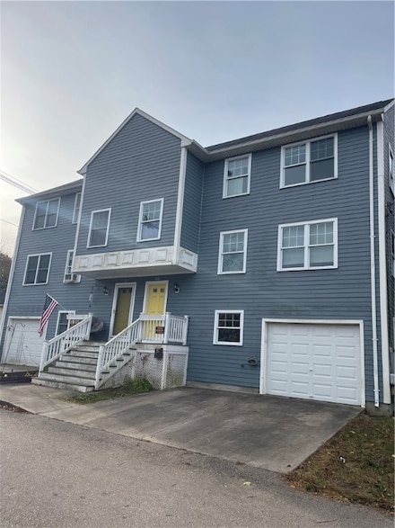 79 Pierce St, Westerly, RI 02891