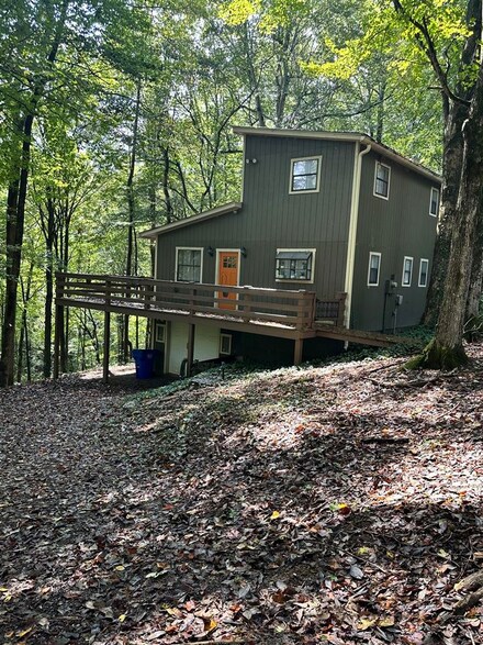 111 Quillback Ln, Scottsville, KY 42164