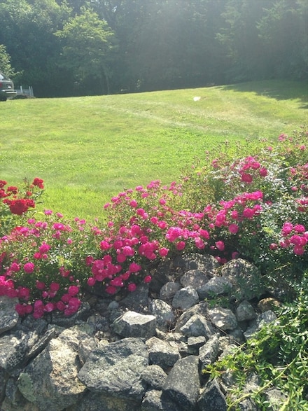 1050 Main Rd, Westport, MA 02790