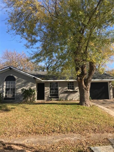 1810 Danbury Dr, Garland, TX 75040