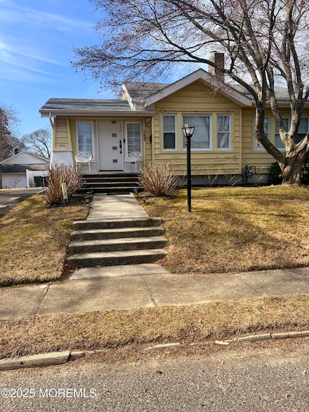 184 Ridgewood Ave, Oakhurst, NJ 07755
