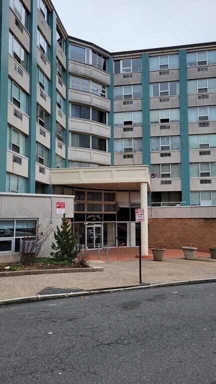 101 Mulberry St Unit 220, Springfield, MA 01105