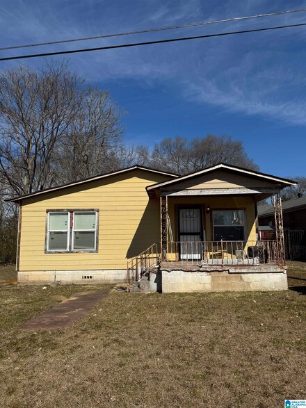 711 12th St N, Bessemer, AL 35020