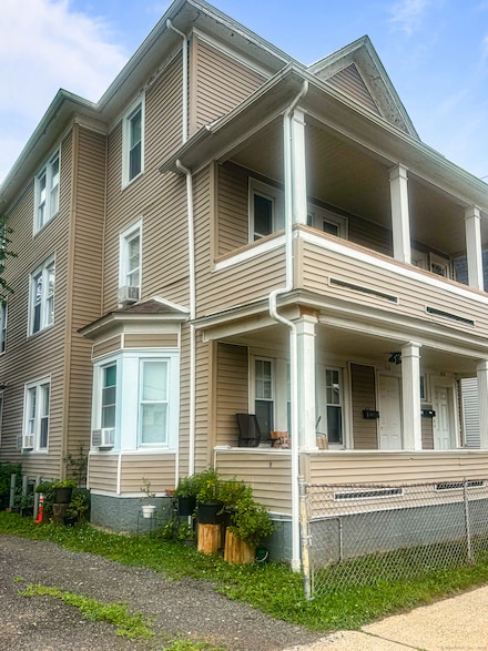612 Shelton St, Bridgeport, CT 06608