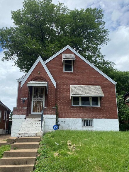 5963 Riverview Blvd, Saint Louis, MO 63147