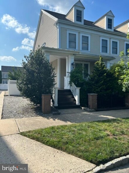 145 Heritage St, Trenton, NJ 08691