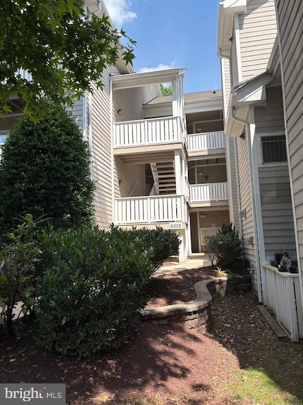6005 Rosebud Ln Unit 304, Centreville, VA 20121