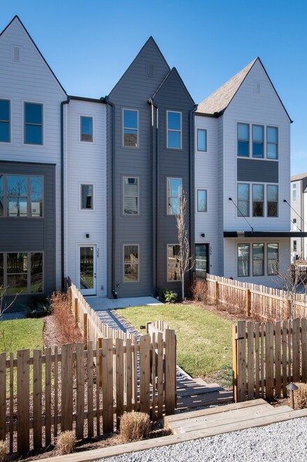358 E Village Ln, Nashville, TN 37216