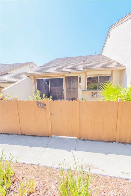 1723 N Gilbert St Unit 13, Fullerton, CA 92833