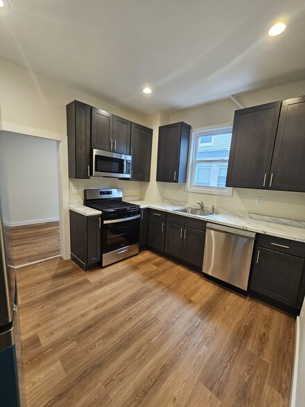 201-203 S 6th St, Newark, NJ 07103