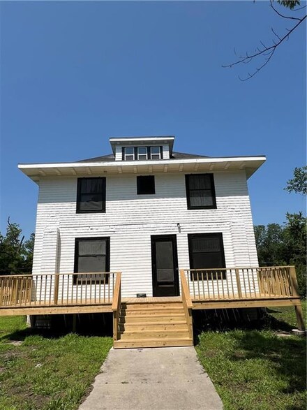 403 N Lincoln St, Erie, KS 66733