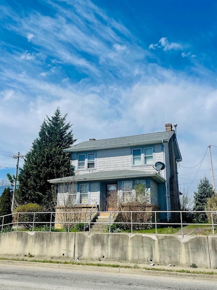 2335 29th St, Ashland, KY 41101