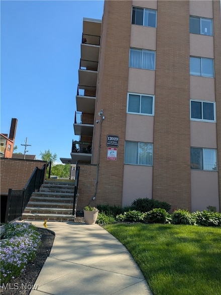12029 Clifton Blvd Unit 101, Lakewood, OH 44107