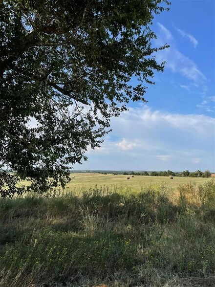 623 Mustard Seed - Hwy 33 West of May, Guthrie, OK 73044