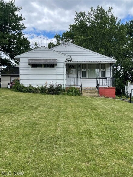 377 E Boston Ave, Youngstown, OH 44507