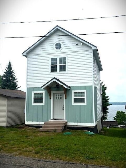 10606 Lake St, Rodney, MI 49342