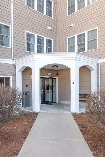 8 Walnut St Unit 306, Peabody, MA 01960