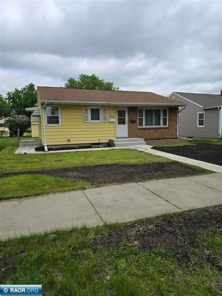815 6th St S, Virginia, MN 55792