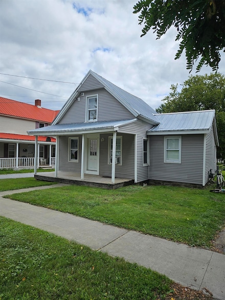 47 N Elm St, Saint Albans, VT 05478