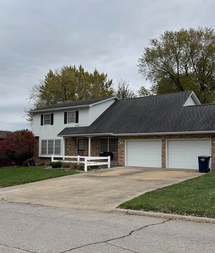 214 Valley Dr, La Porte City, IA 50651