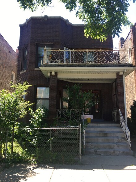 4738 N Kedvale Ave, Chicago, IL 60630