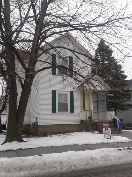 1033 Pulawski St SW, Grand Rapids, MI 49504