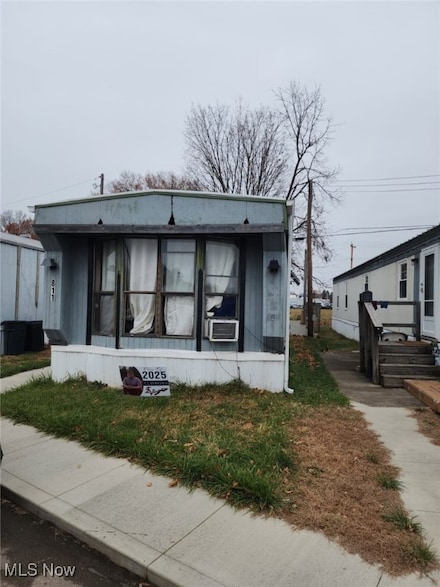 811 Zella Ave NW, New Philadelphia, OH 44663