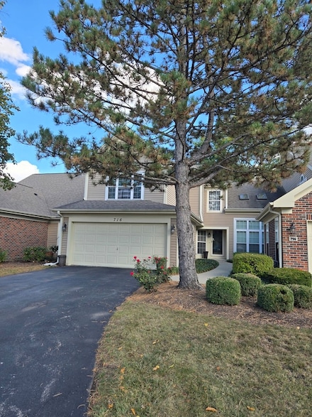 716 Clover Hill Ct, Elk Grove Village, IL 60007