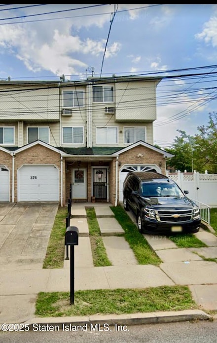 376 Hylan Blvd, Staten Island, NY 10305