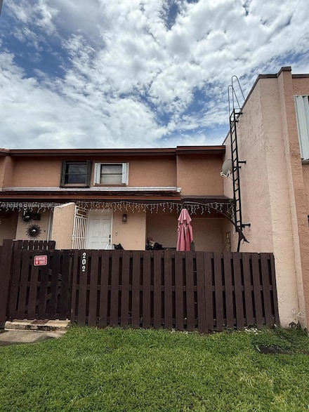 575 W Park Dr Unit 202, Miami, FL 33172