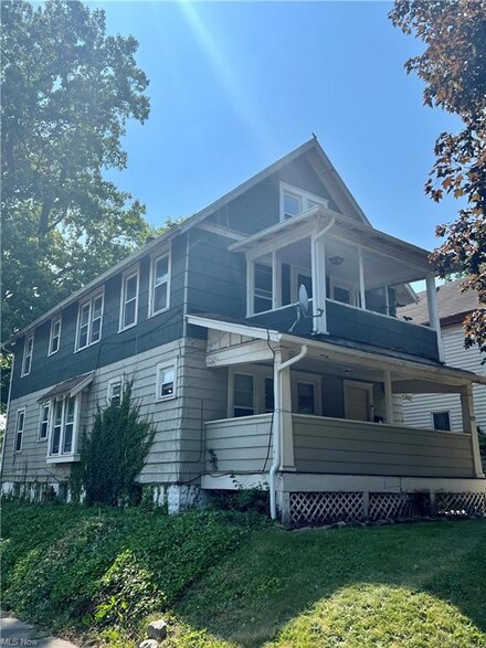 897 Avon St, Akron, OH 44310